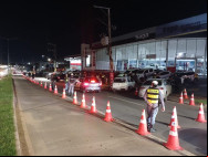Operação Lei Seca prende 11 condutores durante blitz na avenida da  FEB