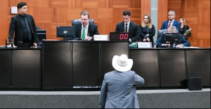 AL aprova projeto que barra posse de condenados por viol