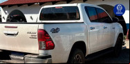 Jovens em Hilux roubada s