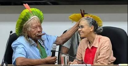 Raoni se solidariza com Marina Silva: 