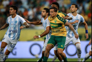 Com gol no fim, Cuiab